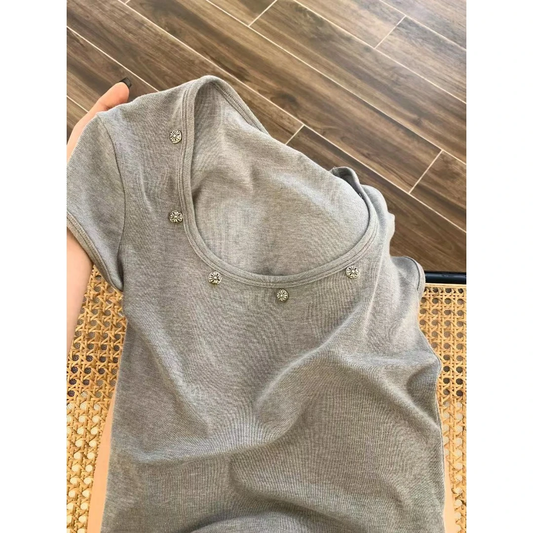 美式纯欲风U领锁骨纽扣短款t恤女夏紧身显瘦正肩无袖洋气衣服女