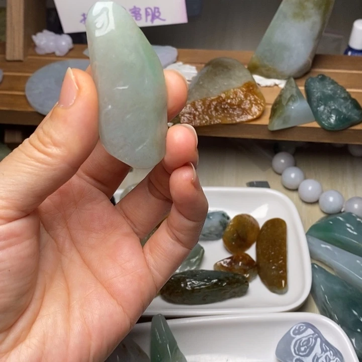 翡翠未镶嵌颈饰天然