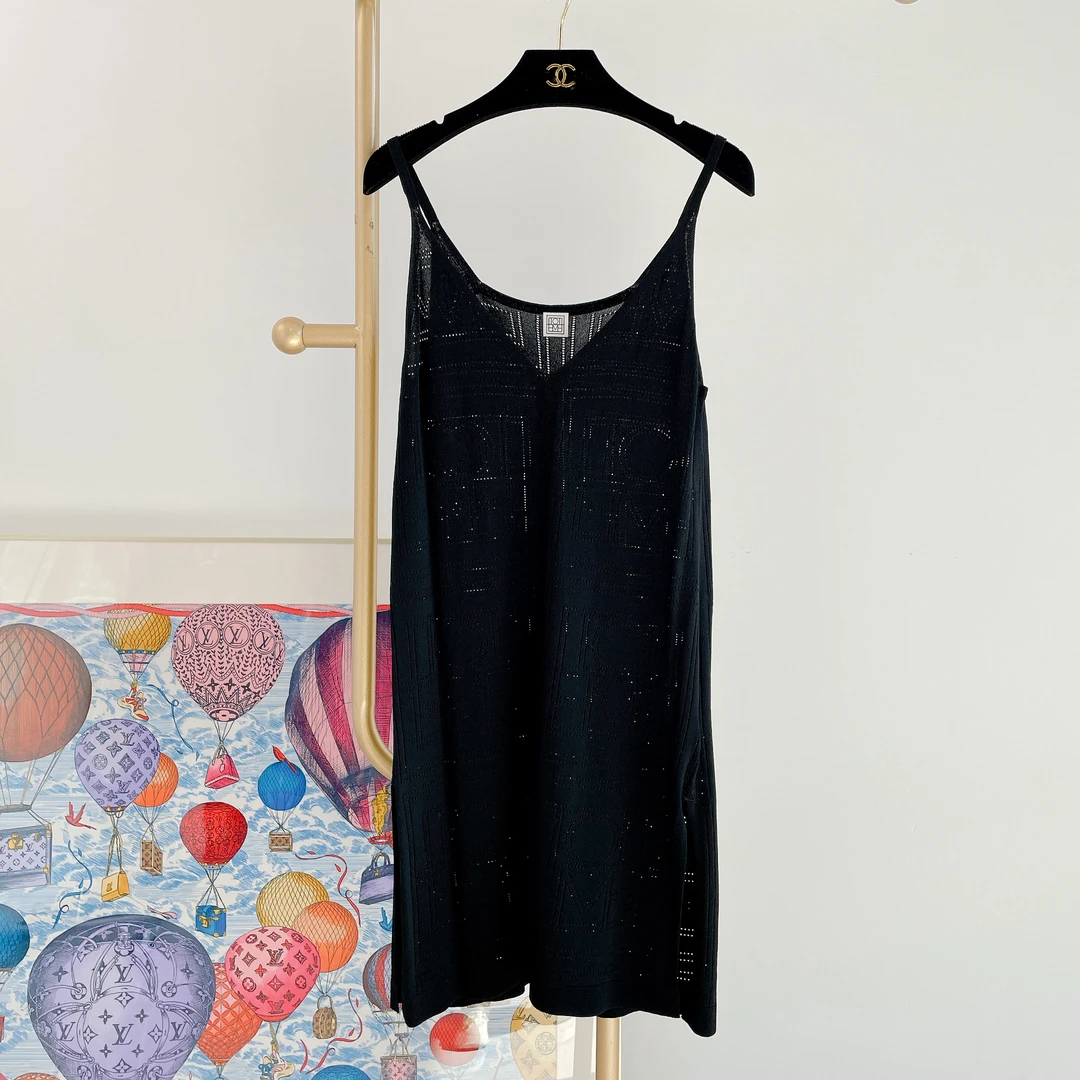 95新  Toteme 黑色吊带连衣裙