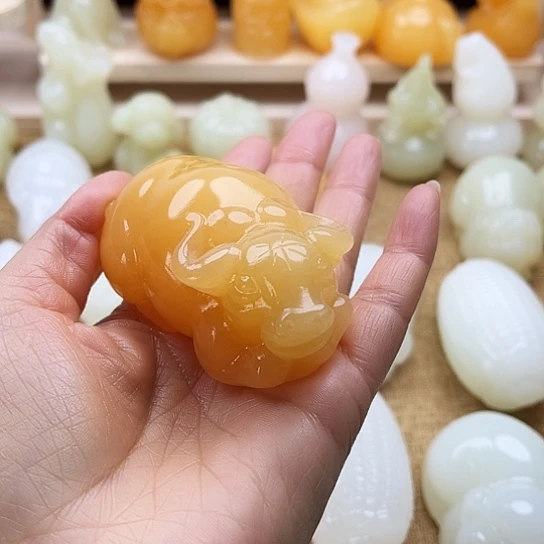 李***燊玉天然玉石手把件