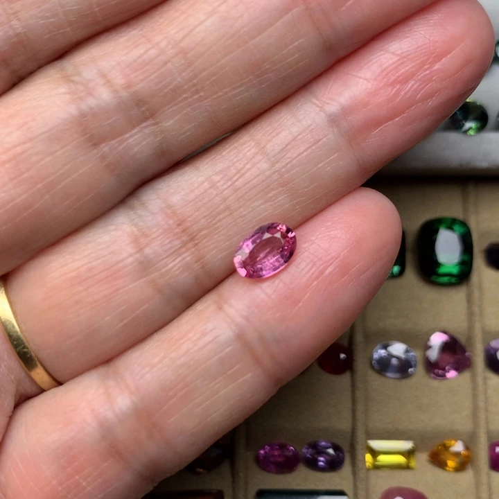 未镶嵌裸石规格碧玺