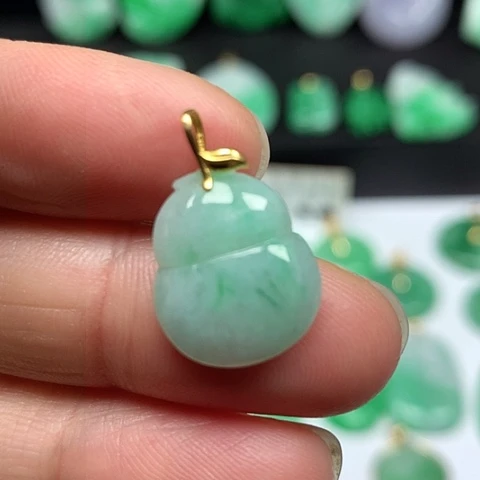 翡翠吊坠(不含链)18K金镶嵌