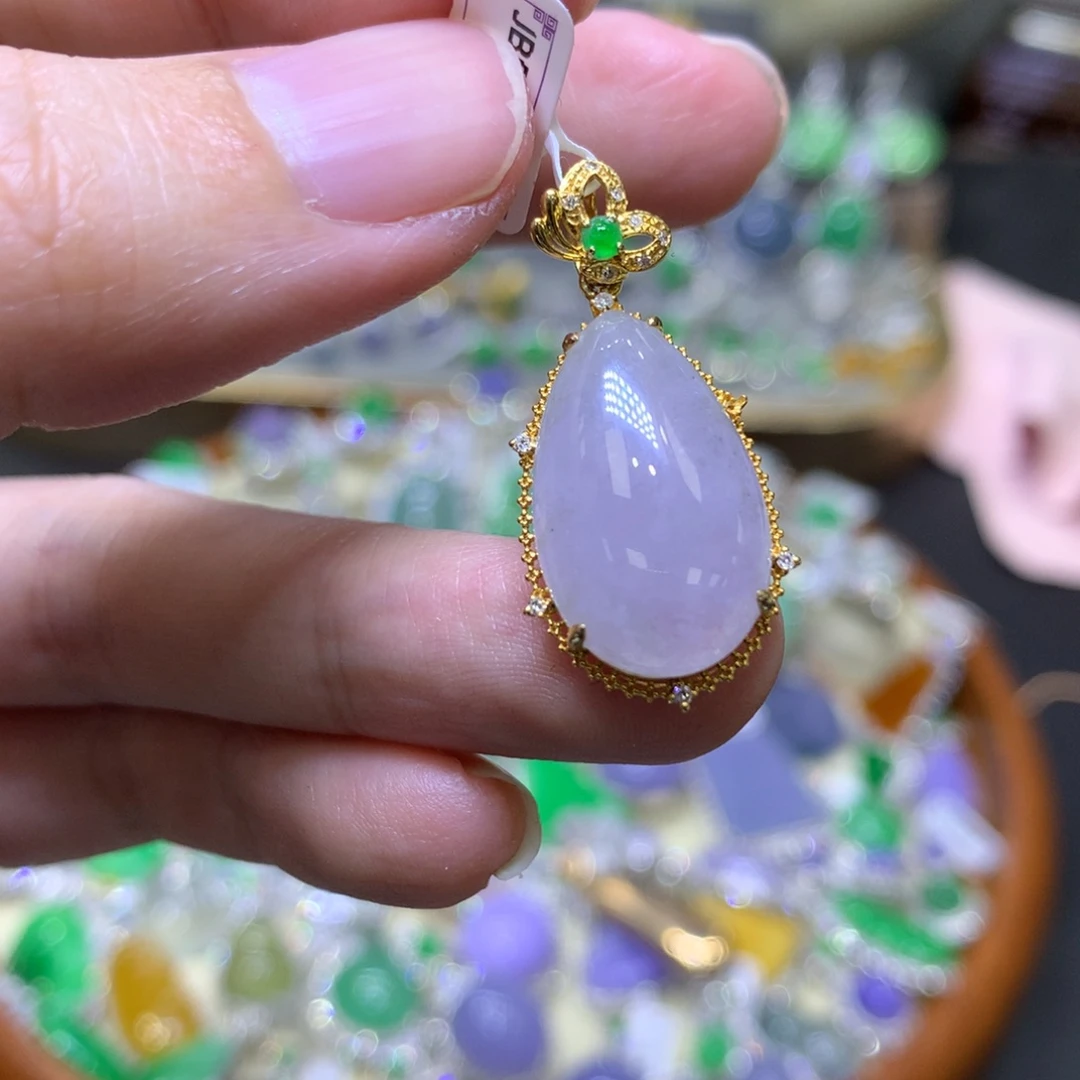 翡翠颈饰18K金镶嵌翡翠吊坠项链