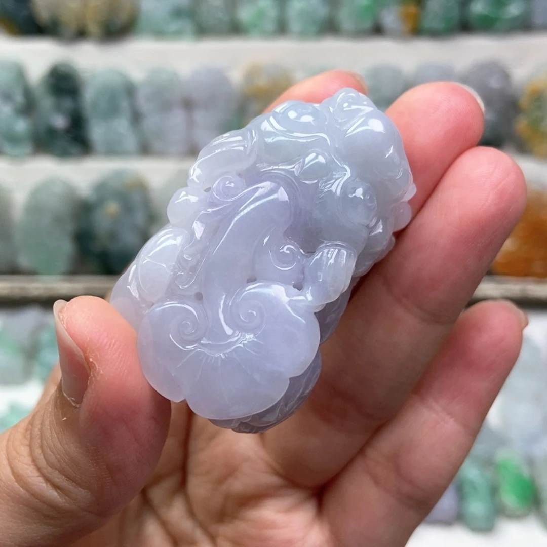 翡翠未镶嵌吊坠(赠链)口含珠