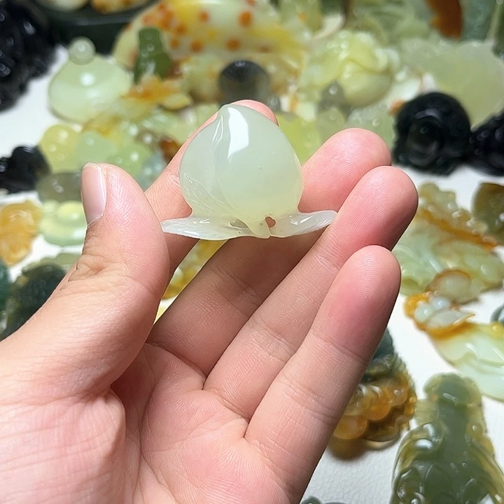 未镶嵌蛇纹石玉颈饰