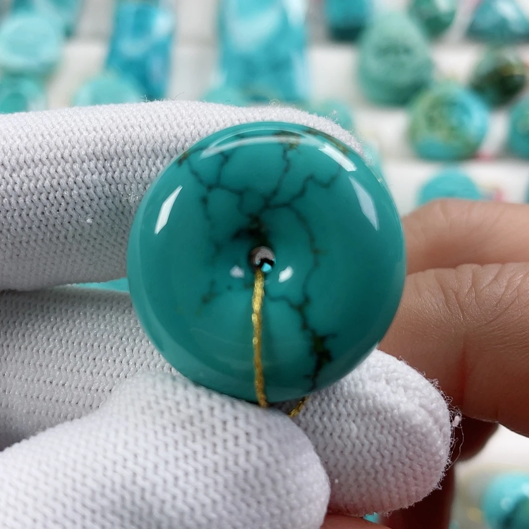 绿松石颈饰未镶嵌