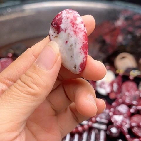 【闪购商品】天然辰砂天然原矿朱砂吊坠