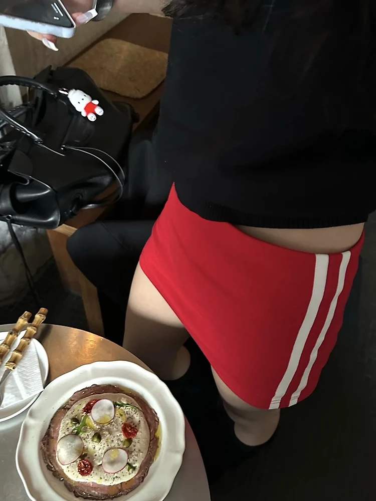 红白黑吸睛H版型超短裙高街个性半身裙女夏季小A版包臀短款运动