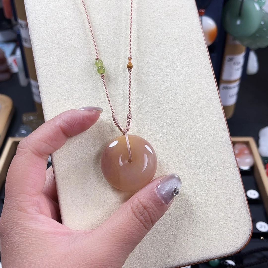 颈饰未镶嵌石英质玉汐*?