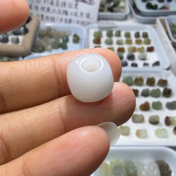 和田玉未镶嵌珠宝奇石