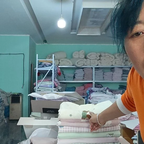 棉竹子纤维红棉被套双层纱，1米6乘2米1，颜色随机。