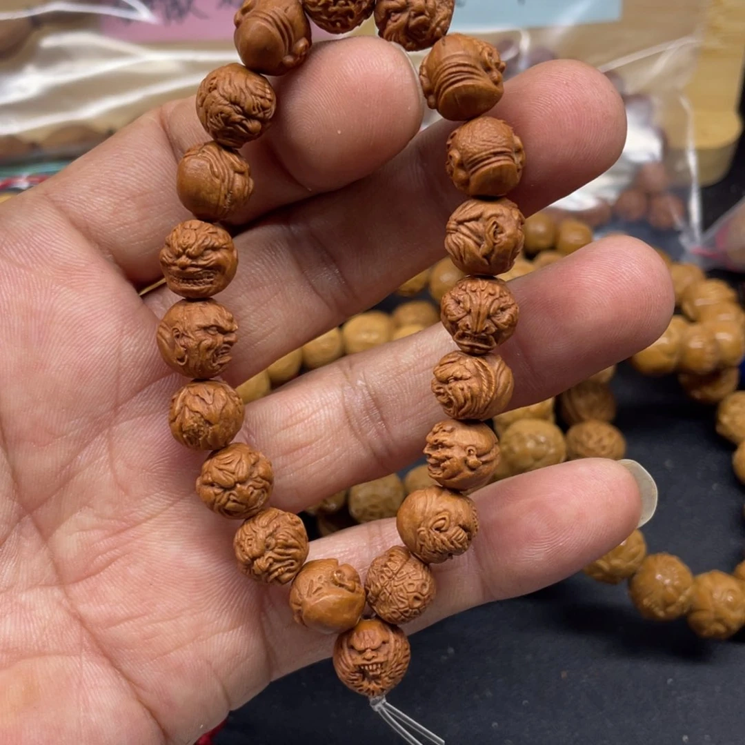 龙纹桃核恶僧全家福