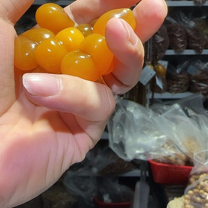 裸石琥珀未镶嵌屁屁桃吊坠