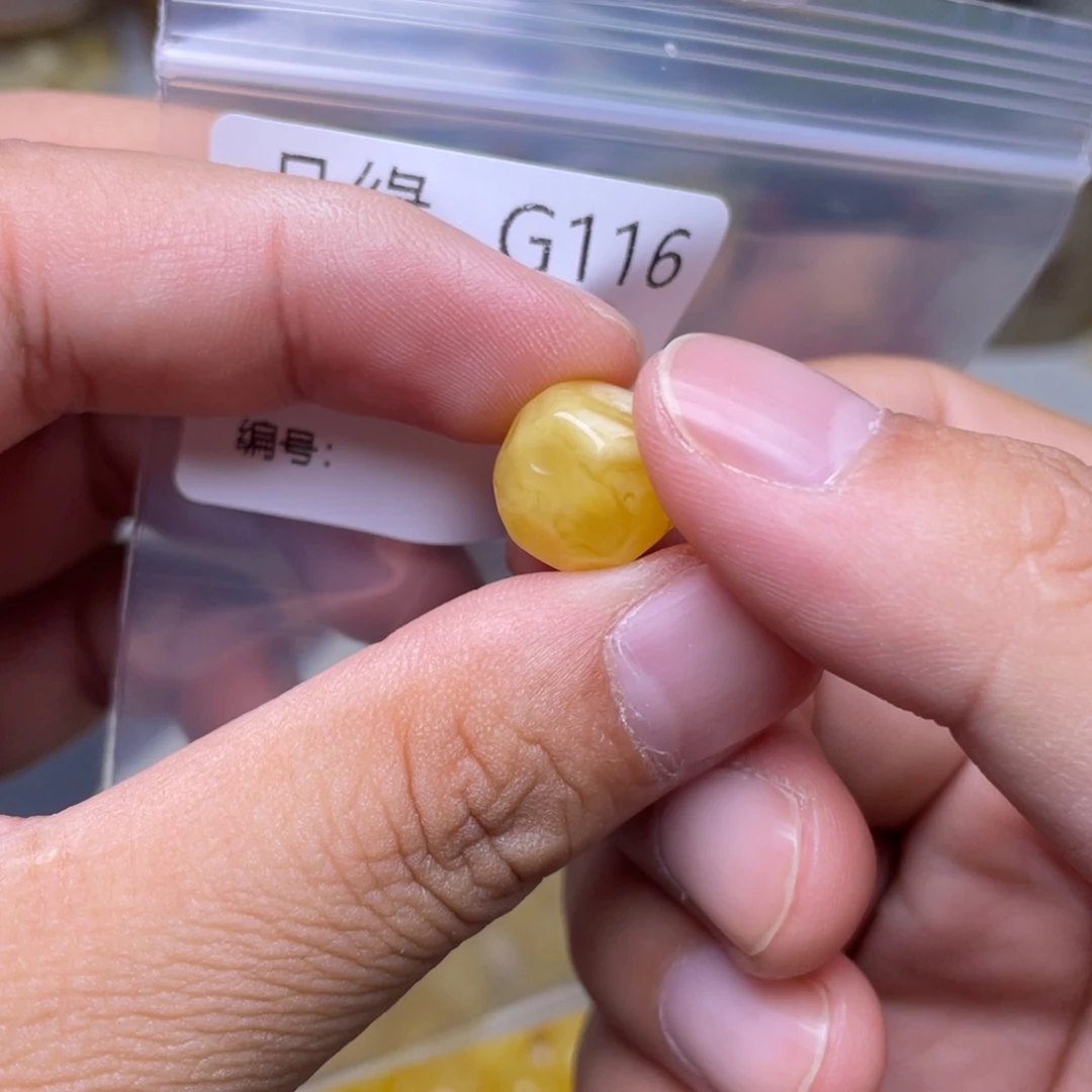 琥珀未镶嵌珠宝奇石
