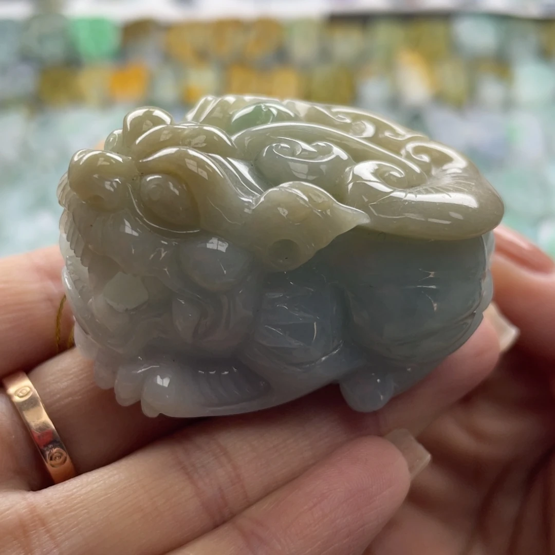 翡翠未镶嵌颈饰貔貅