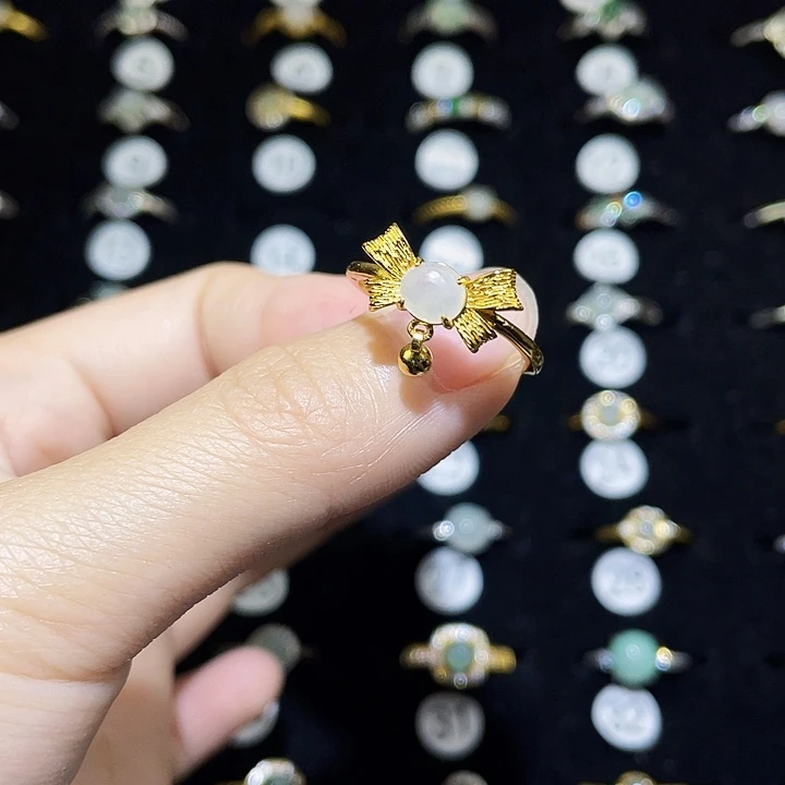 翡翠未镶嵌戒指戒指