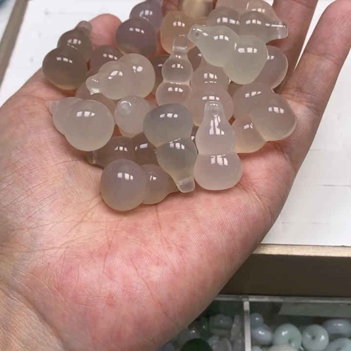 玛瑙/玉髓未镶嵌颈饰5个葫芦