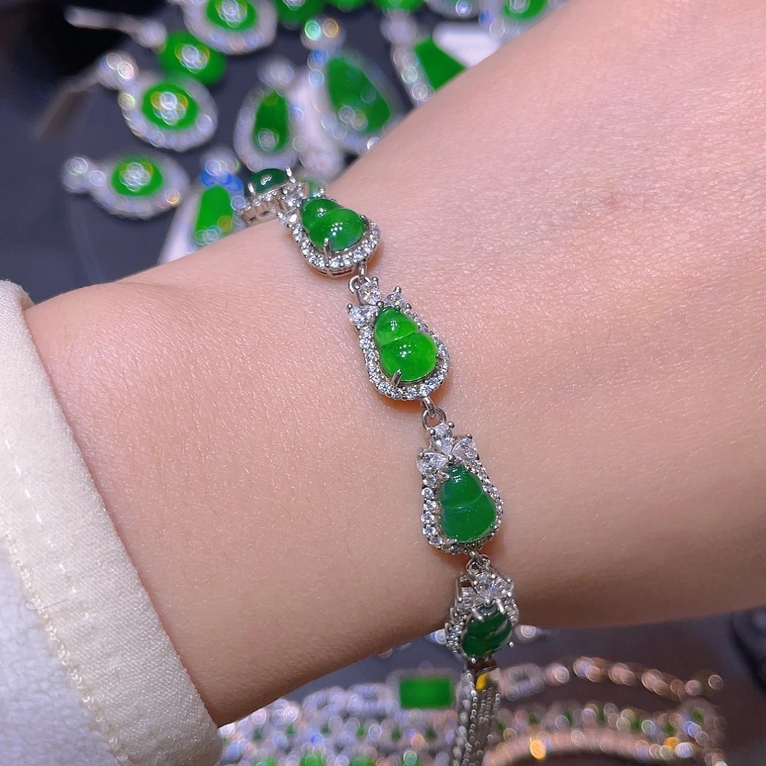 吊坠(赠链)未镶嵌翡翠