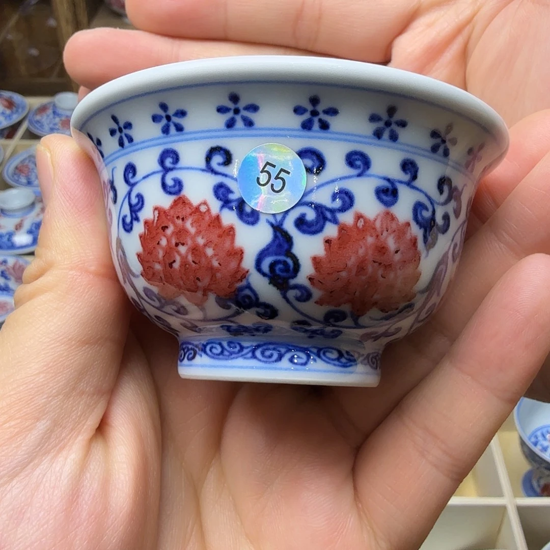 青花釉里红金刚莲中压手杯