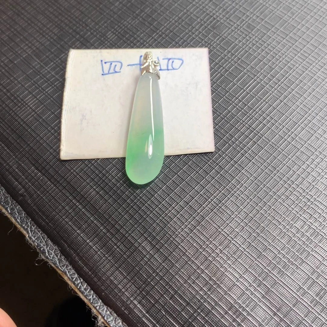 颈饰18K金镶嵌翡翠翡翠
