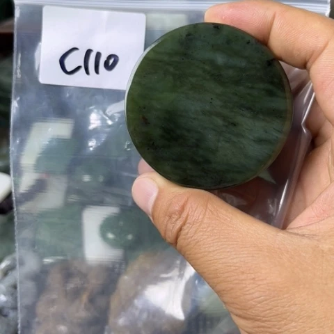 和田玉未镶嵌珠宝半成品