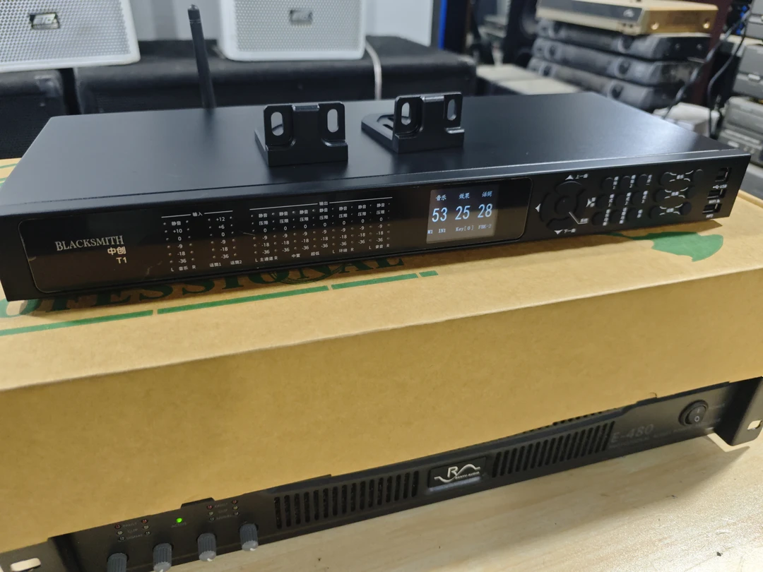 99新  中创铁匠系列T1效果器，带蓝牙U盘送遥控电源线，不包邮