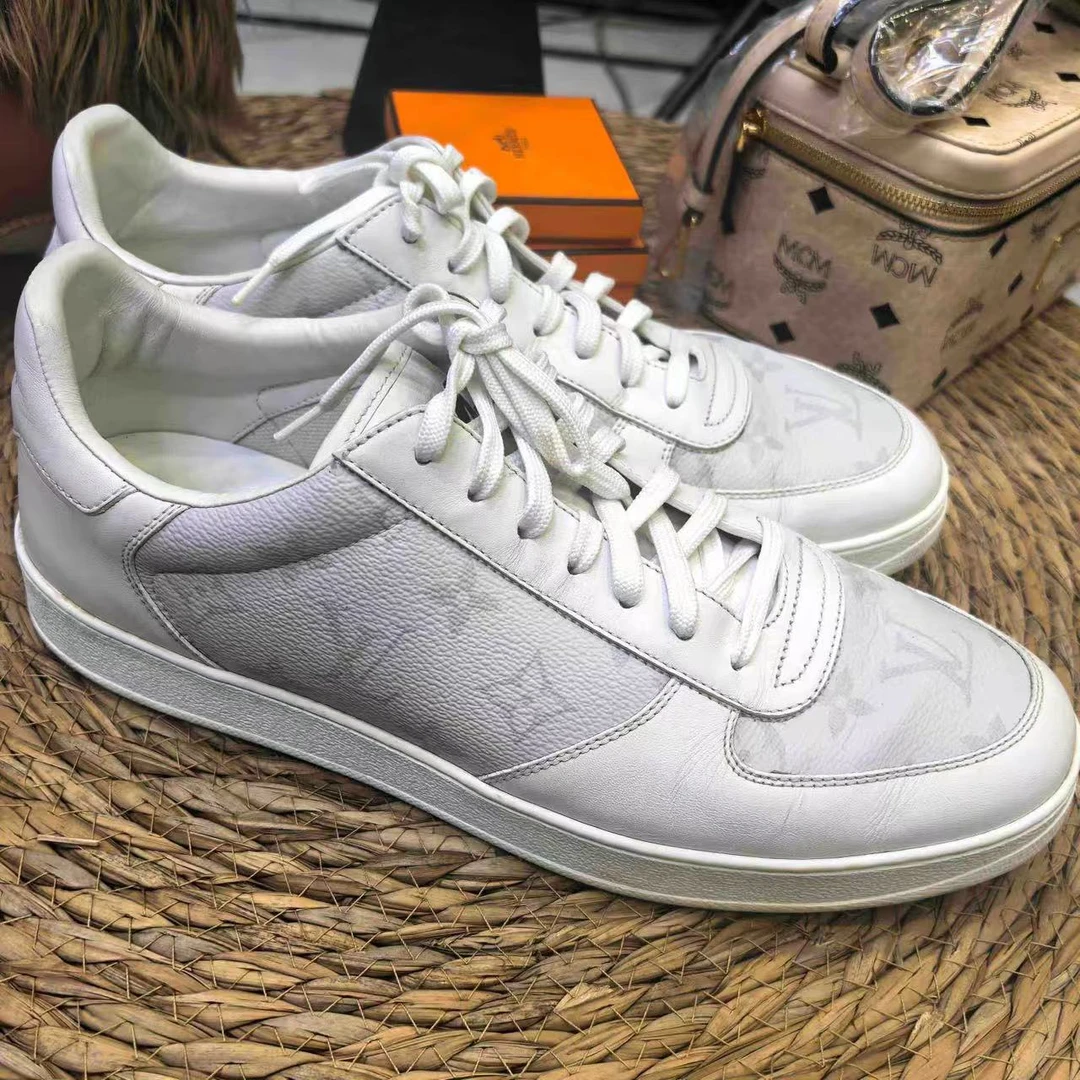 95新 LouisVuitton/路易威登 lv白色老花运动鞋 8码/70120142