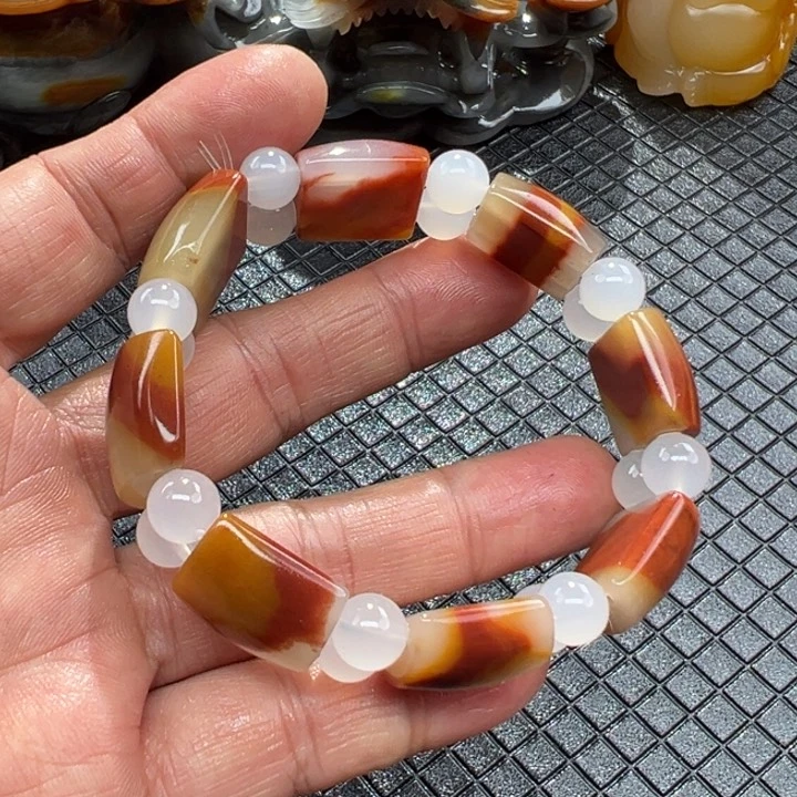 石英质玉（黄龙玉）颈饰合金