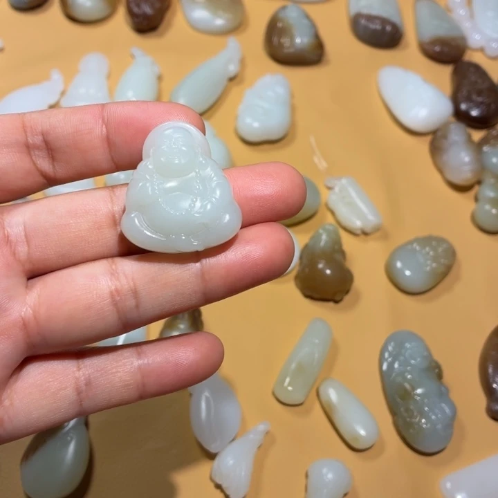 和田玉（糖玉）未镶嵌颈饰