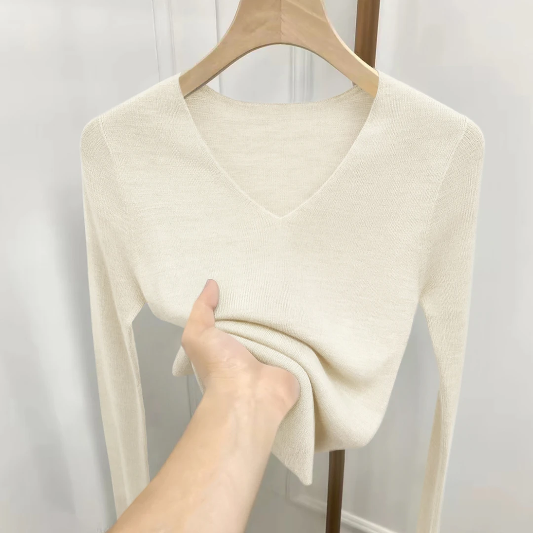 新款套头V领桑蚕丝针织高级感上衣法式时尚秋季长袖打底衫气质女