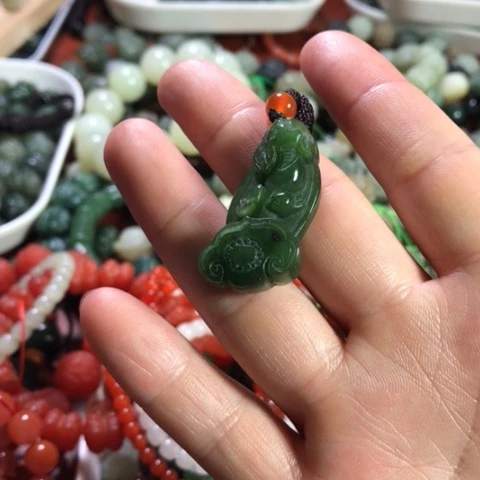 和田玉（糖玉）未镶嵌颈饰