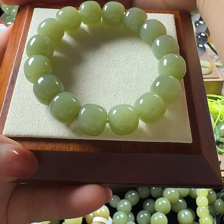 G***锅和田玉（糖玉）未镶嵌手链