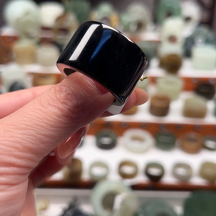 蛇纹石玉未镶嵌戒指21.7内径28号