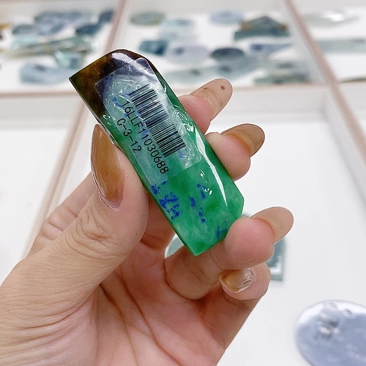 用***7定制翡翠未镶嵌定制翡翠未镶嵌