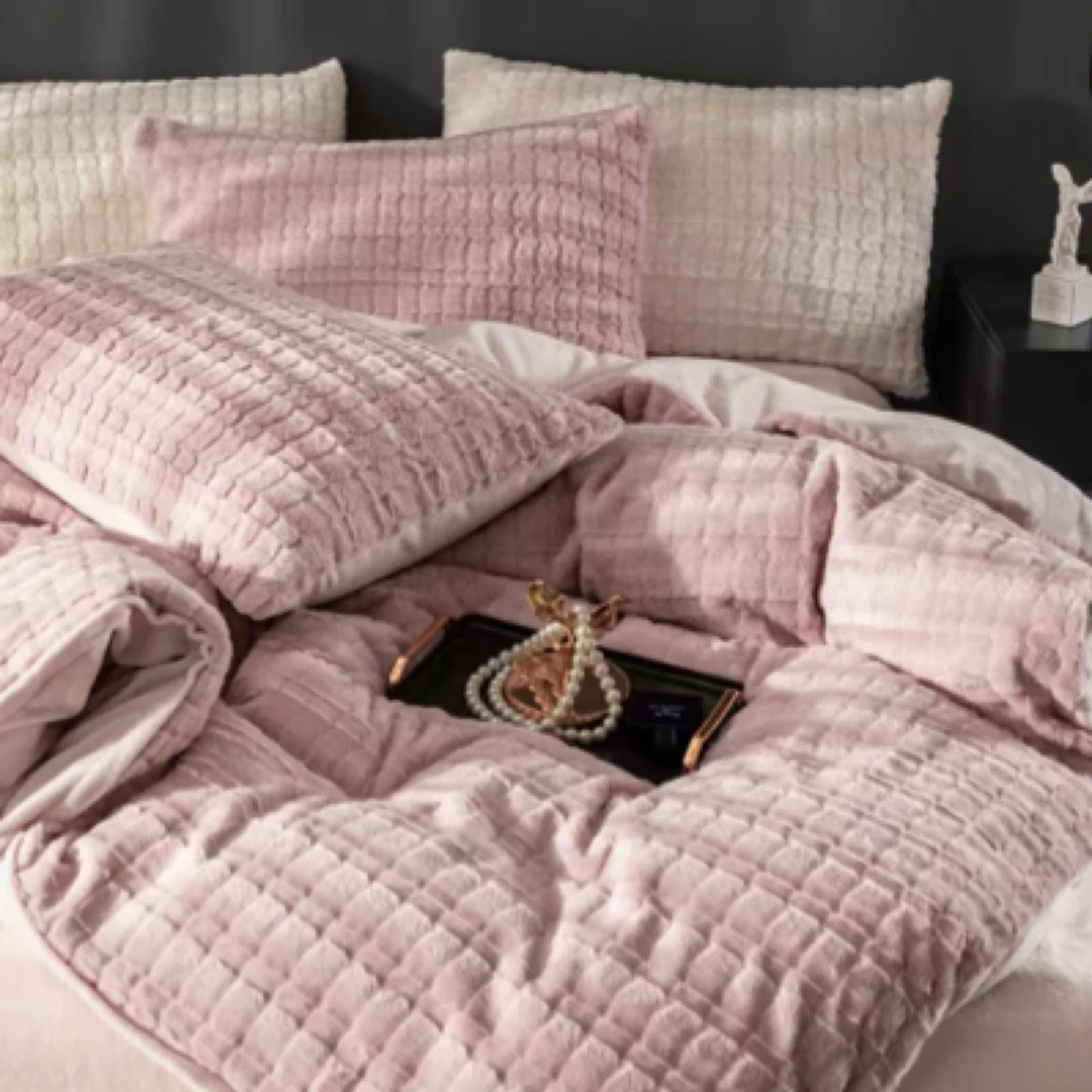 【淡季清货】9斤高克重床裙款兔兔绒四件套加厚简约牛奶绒