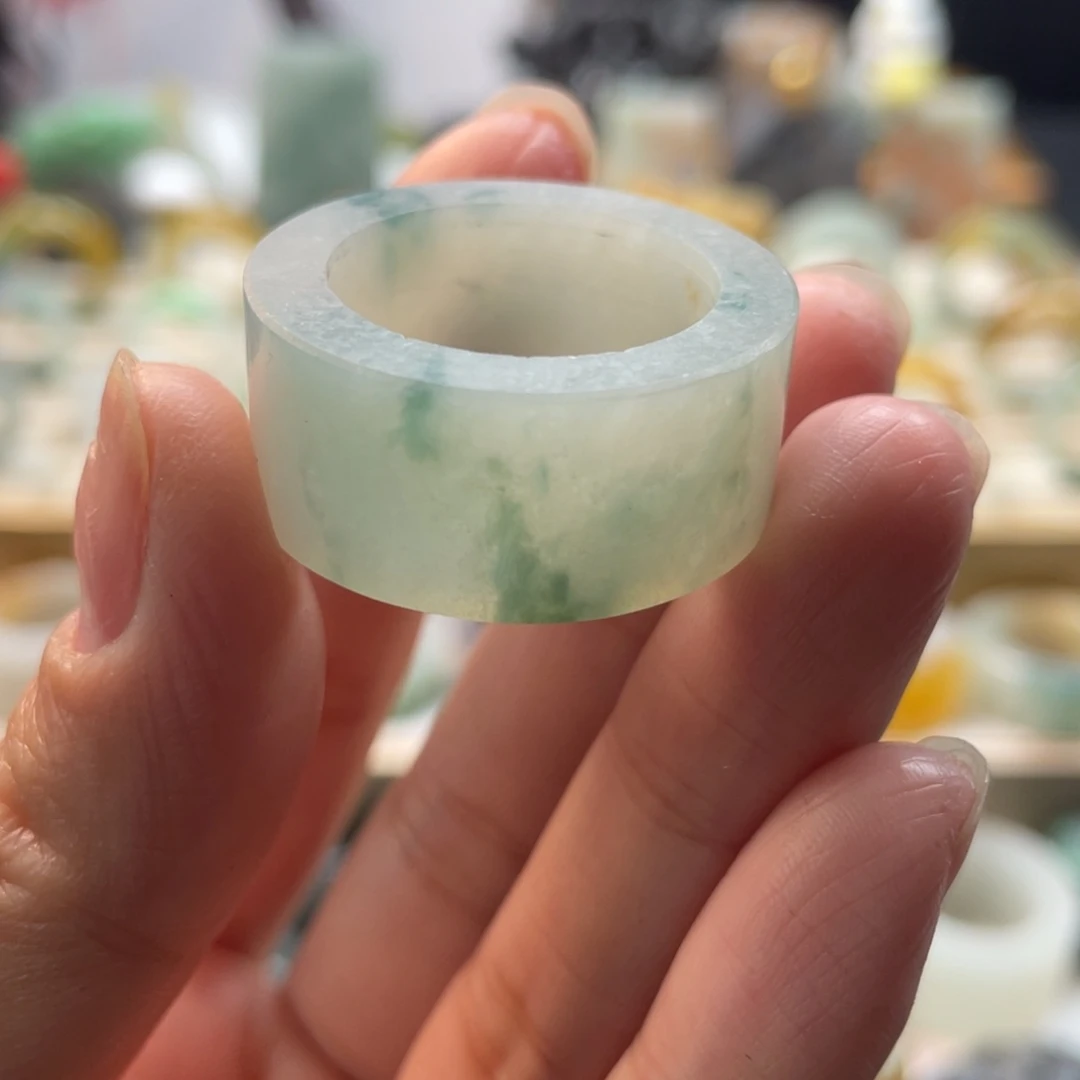 定制翡翠未镶嵌戒指