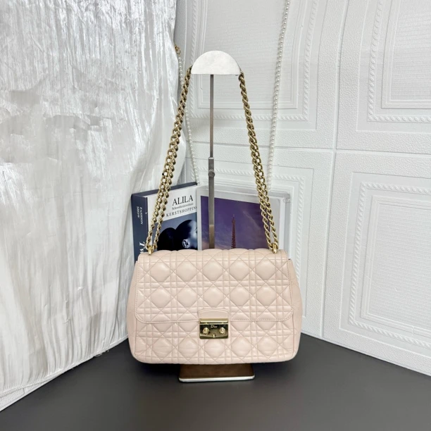 95新 DIOR/迪奥 95新 淡粉色金扣藤格纹miss中号链条单肩斜挎包