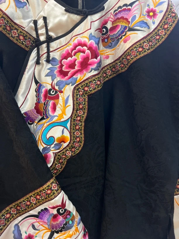 湘西苗族民族刺绣中国风