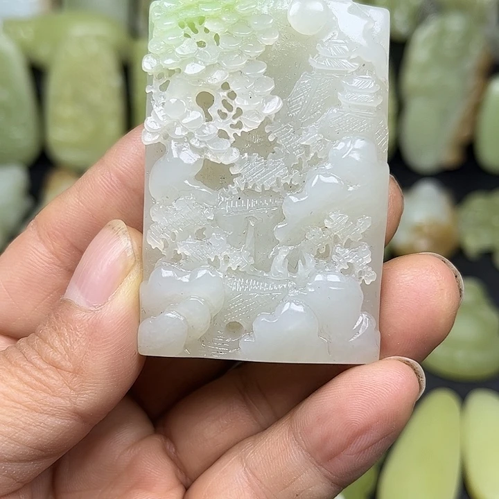 和田玉（糖玉）未镶嵌颈饰