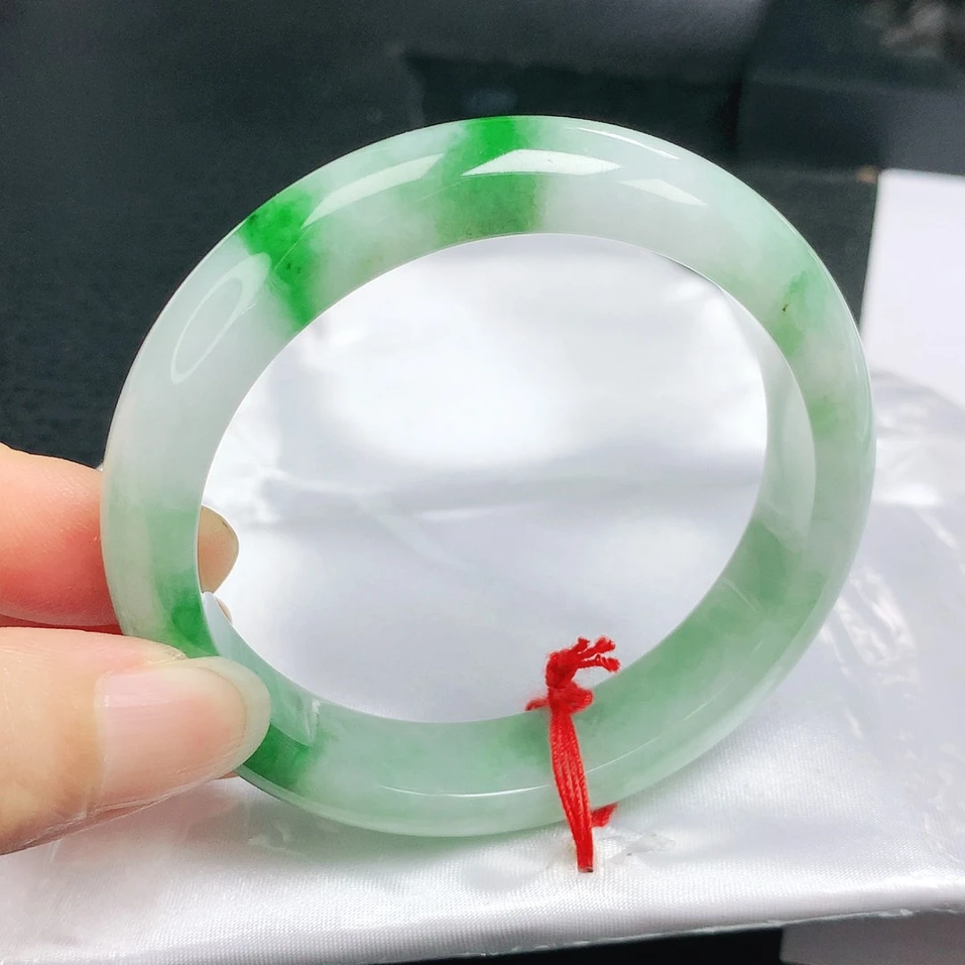 翡翠手镯未镶嵌正