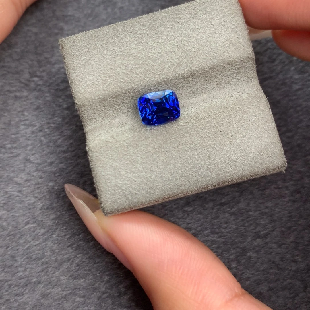 裸石蓝宝石2.15ct无烧皇家蓝吉尔德