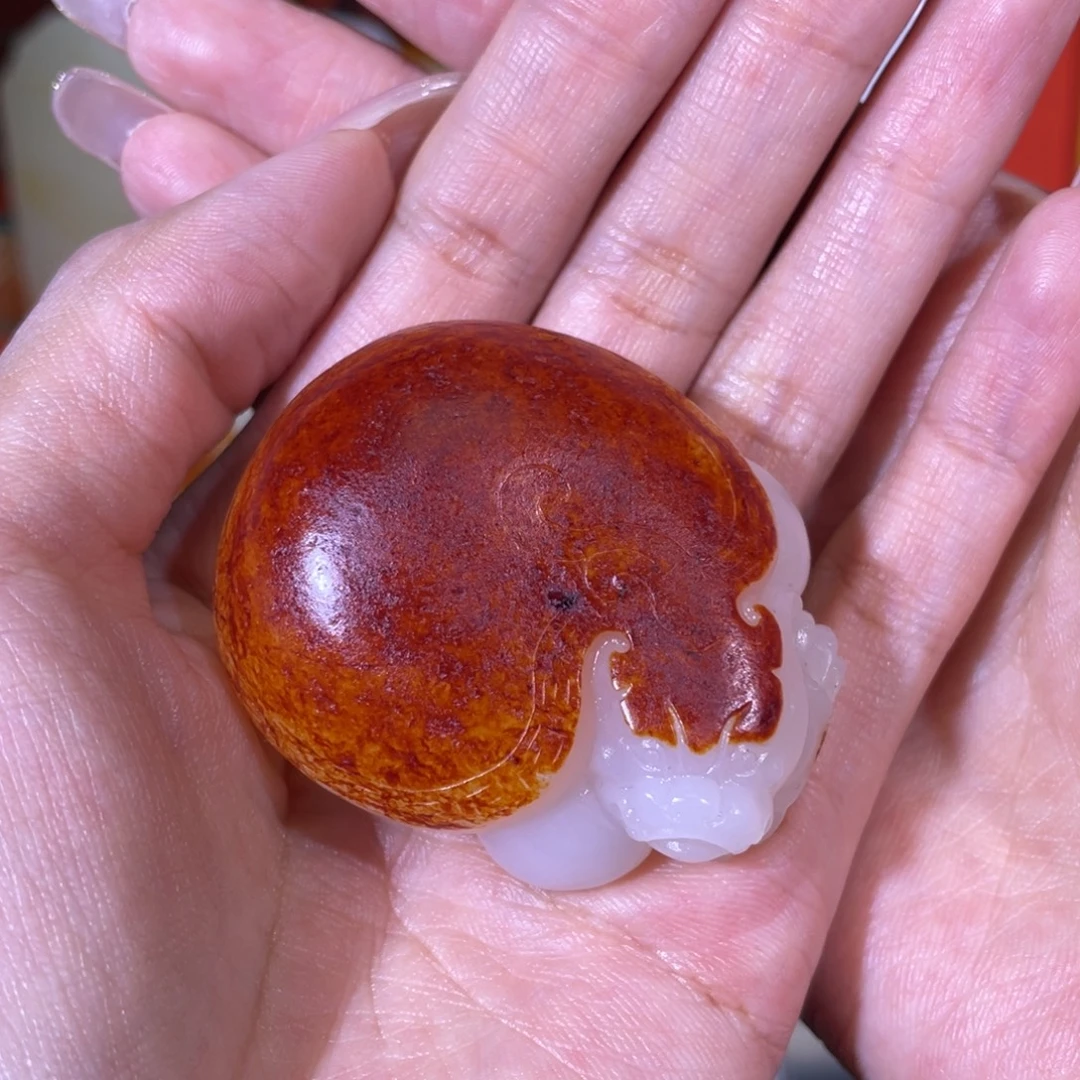 白***。和田玉未镶嵌把件