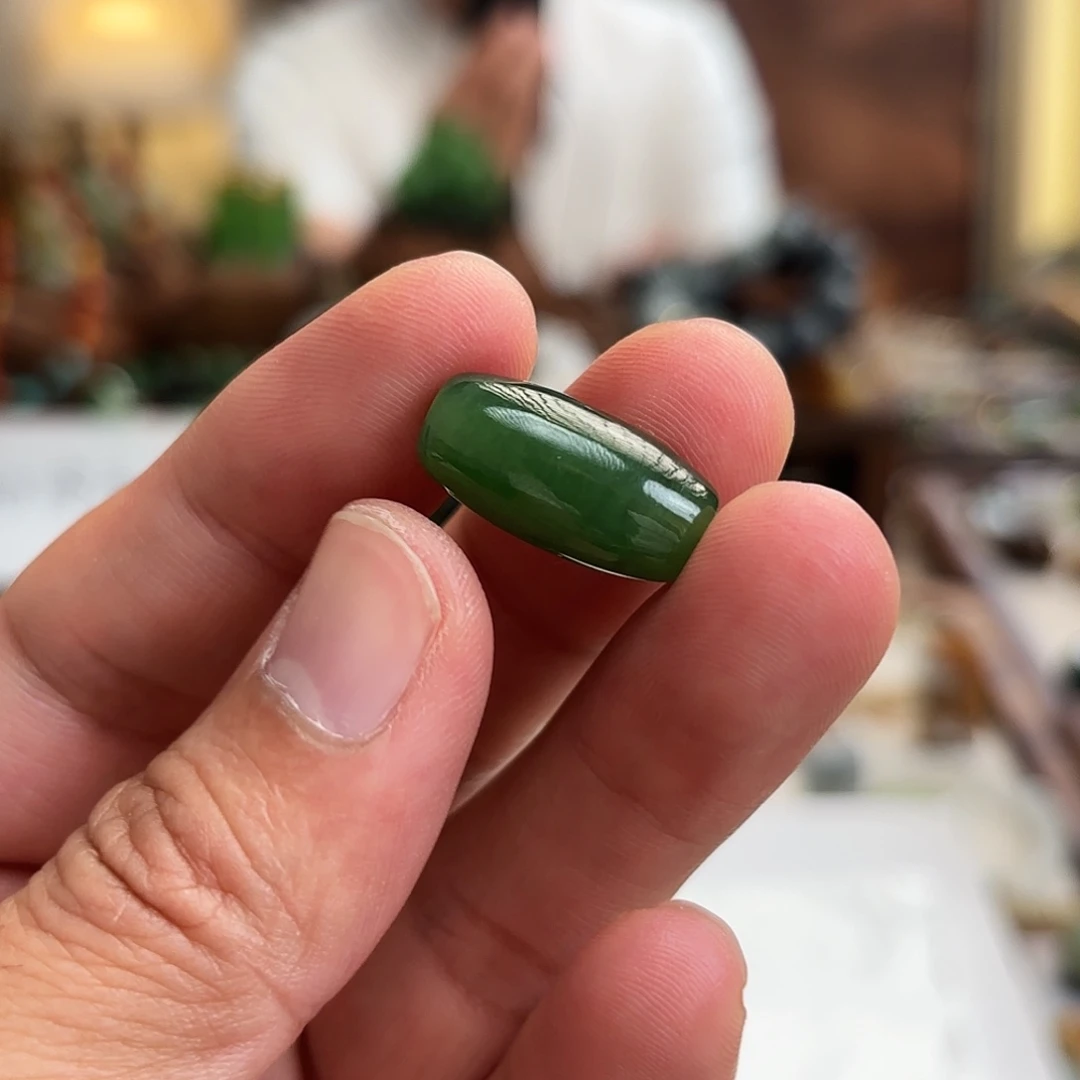 蕲***店颈饰未镶嵌和田玉（碧玉）