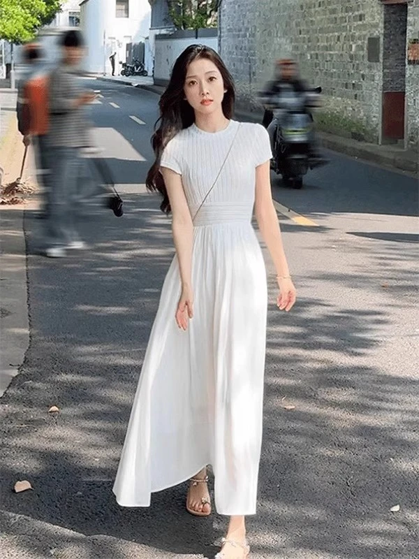 大码300斤法式小众设计感白色短袖连衣裙女夏高冷御姐风显瘦长裙