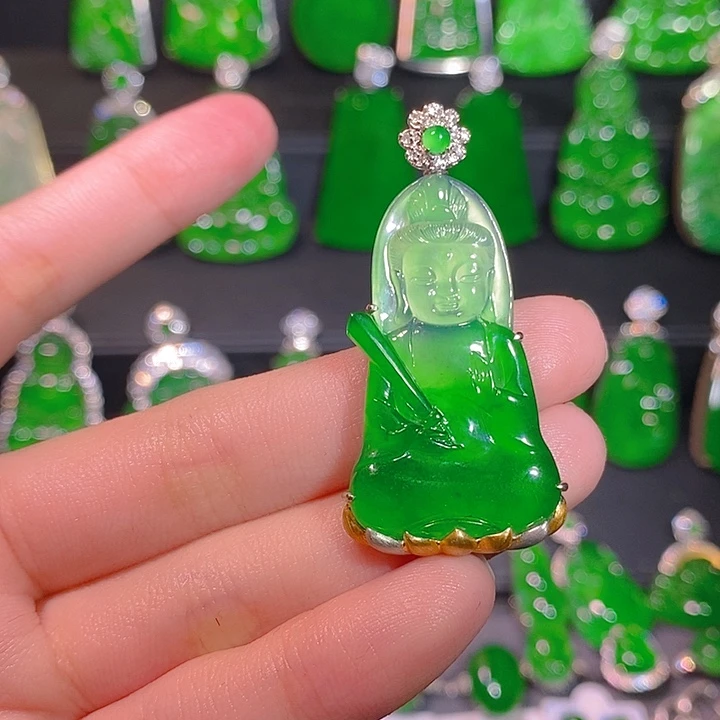 翡翠18K金镶嵌颈饰