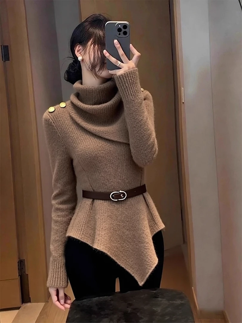 咖色设计感轻熟风高领毛衣女秋冬新款收腰显瘦金属扣装饰针织上衣