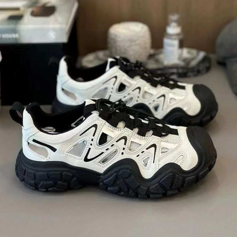 丑萌鞋镂空休闲女2025夏季新款户外徒步登山鞋老爹运动凉鞋女