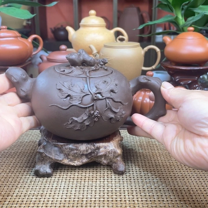 茶壶紫砂长***皮紫泥松鼠壶