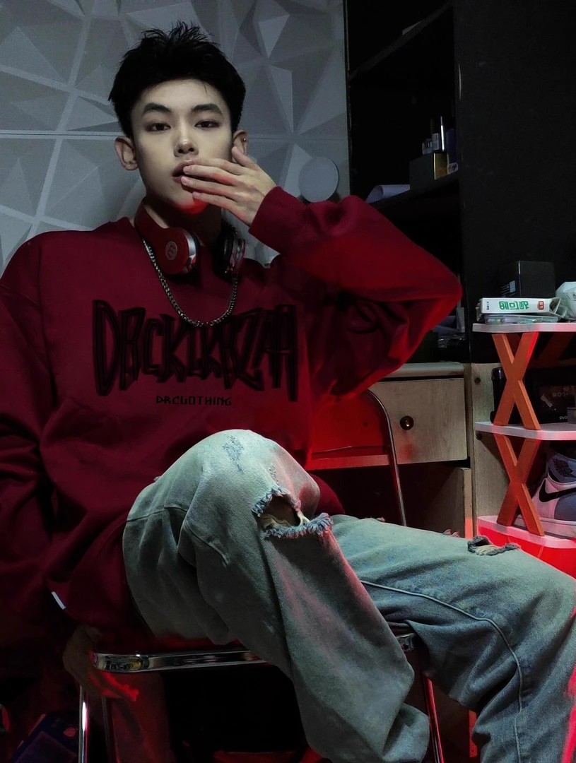 潮牌加绒美式酒红色卫衣重磅设计字母印花男生秋冬宽松本命年外套