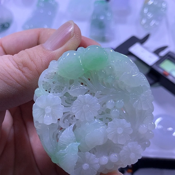 翡翠未镶嵌颈饰天然翡翠A货吊坠